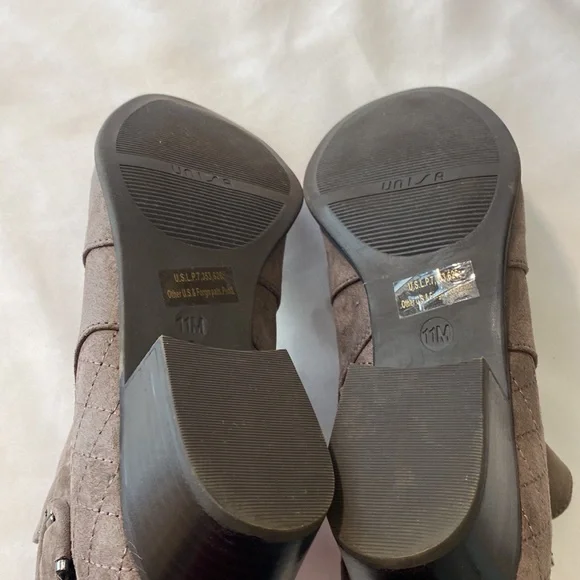 Unisa woman’s ankle boots size 11M - Picture 6 of 9